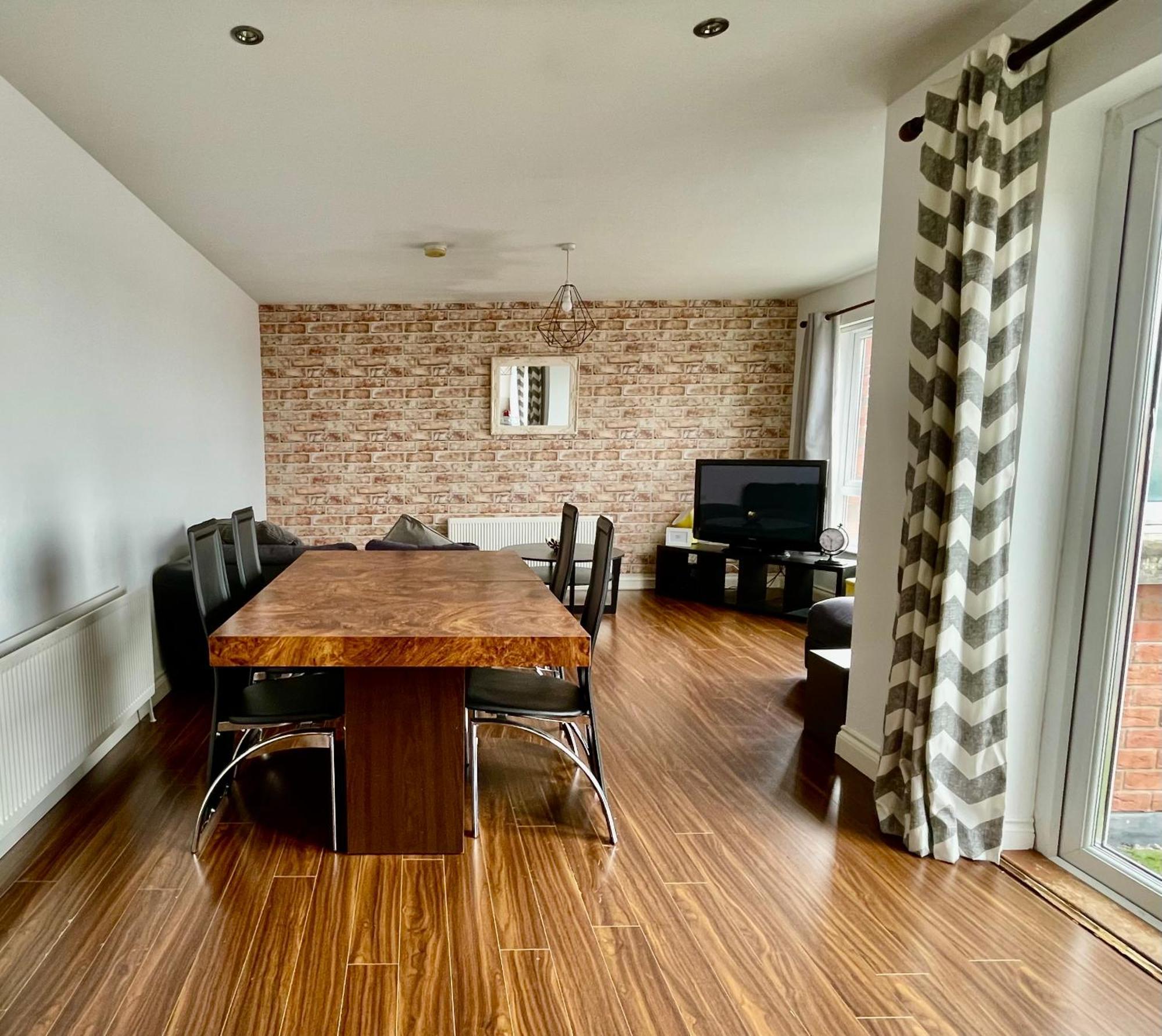 2 Bedroom City-Centre Apartment With Free Parking Belfast Kültér fotó